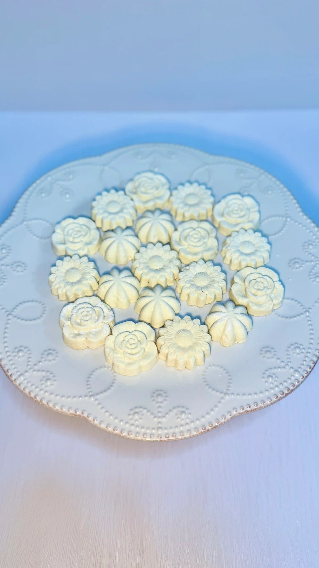 Bangkit Manikam (Traditional Malay Style Tapioca Cookies Enriched With Coconut Cream) Pre-Order