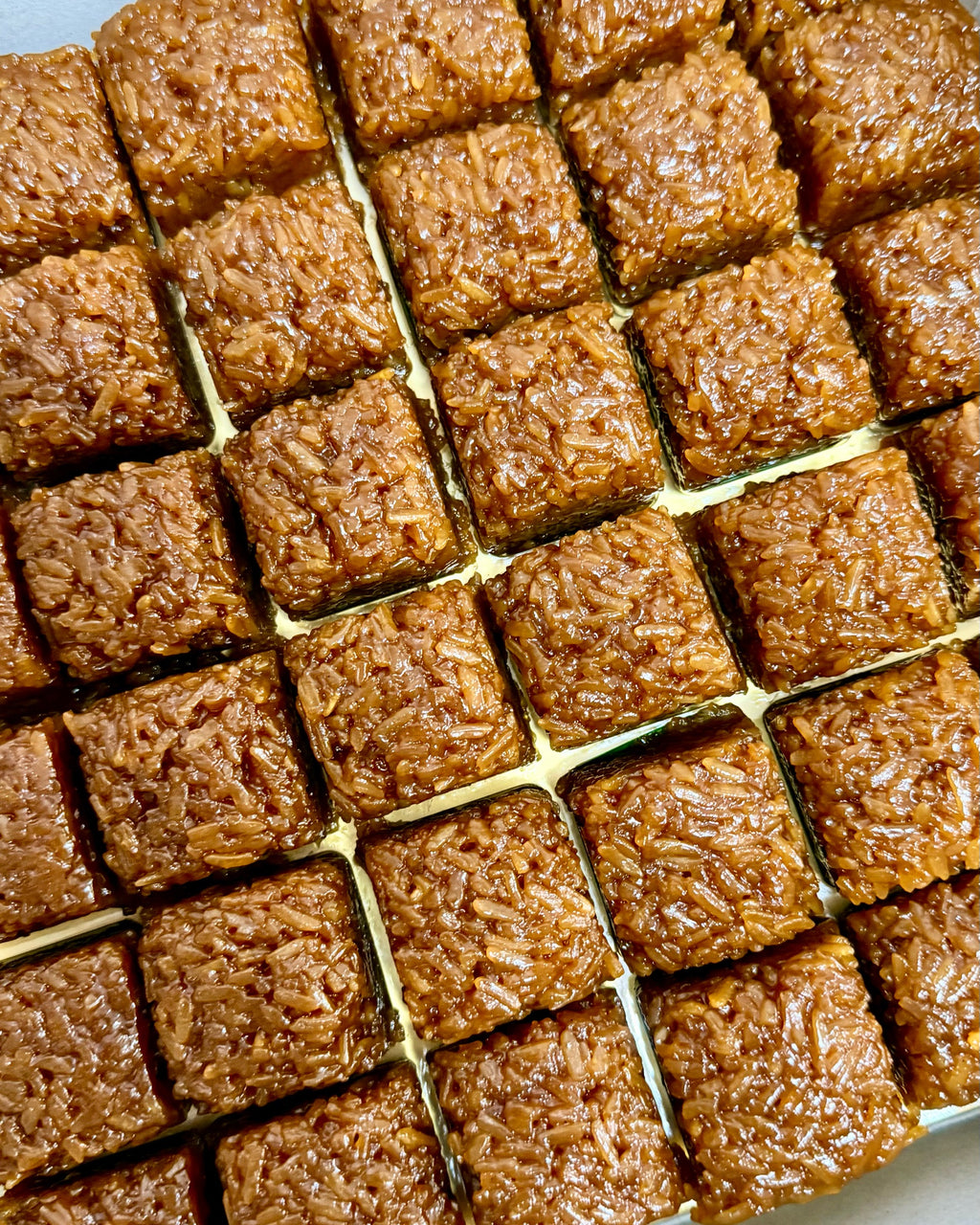 Wajek Chetti / Traditional Chetti Melakan Pure Palm Sugar Enriched Steamed Glutinous Rice Cake (Pre-Order)