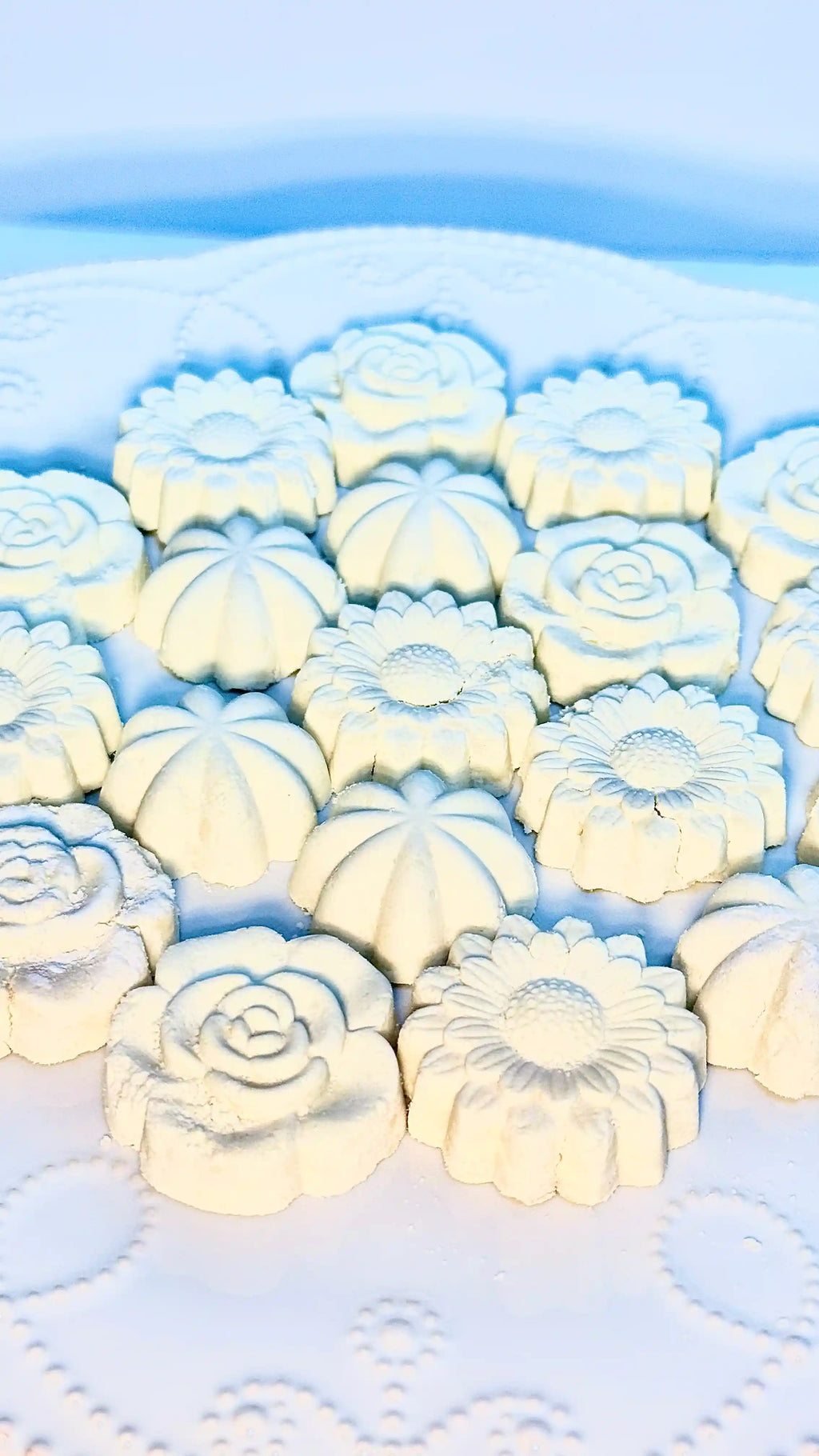 Bangkit Manikam (Traditional Malay Style Tapioca Cookies Enriched With Coconut Cream) Pre-Order