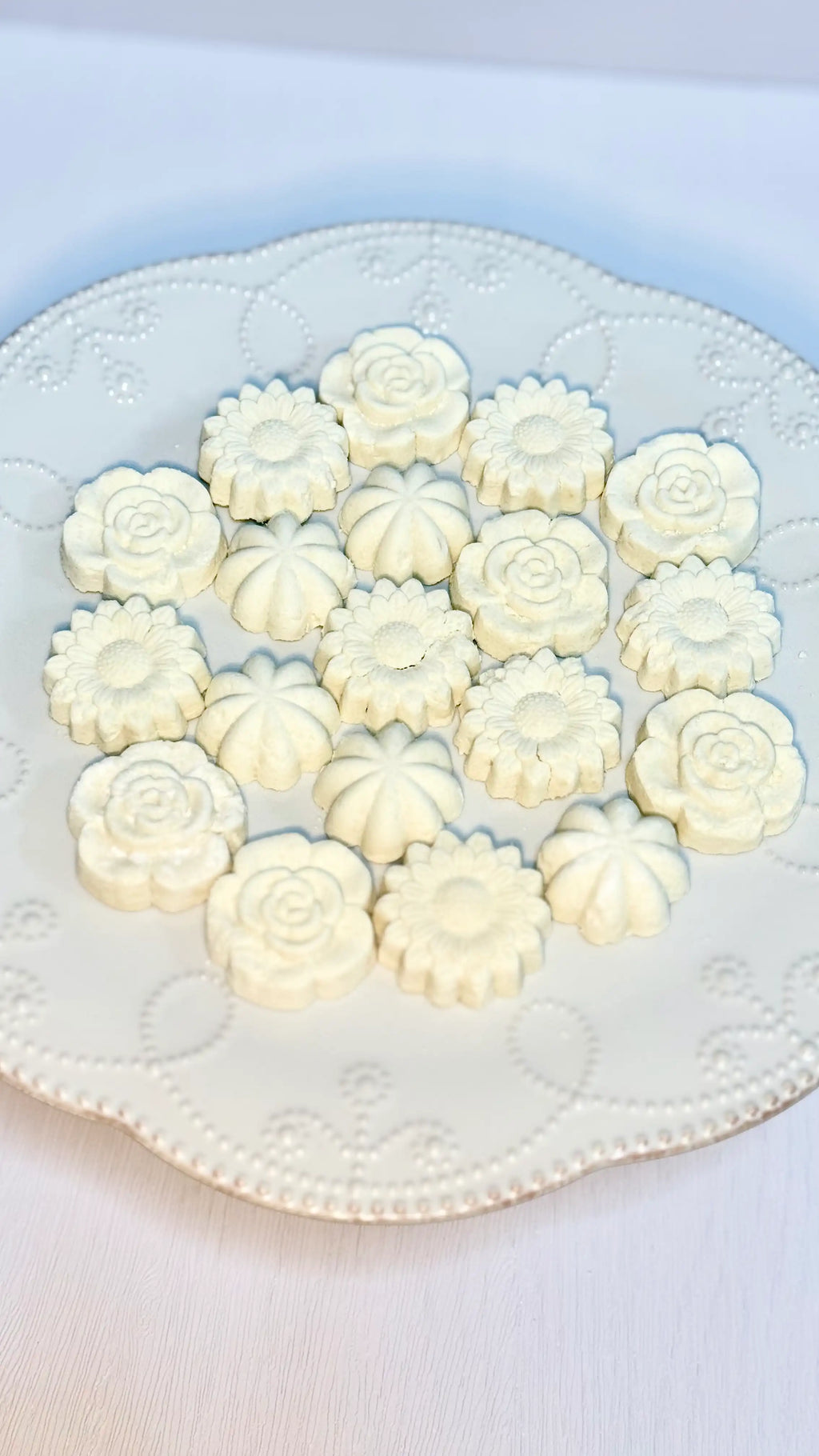Bangkit Manikam (Traditional Malay Style Tapioca Cookies Enriched With Coconut Cream) Pre-Order