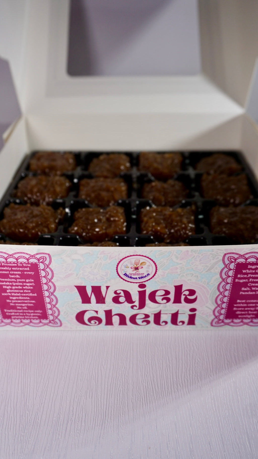 Wajek Chetti / Traditional Chetti Melakan Pure Palm Sugar Enriched Steamed Glutinous Rice Cake (Pre-Order)
