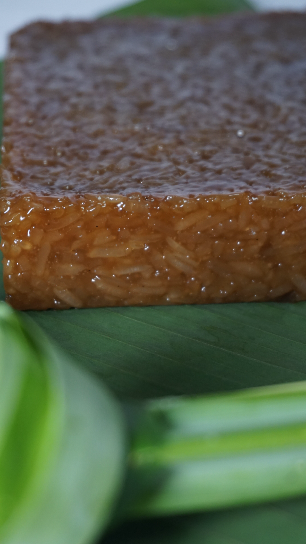 Wajek Chetti / Traditional Chetti Melakan Pure Palm Sugar Enriched Steamed Glutinous Rice Cake (Pre-Order)