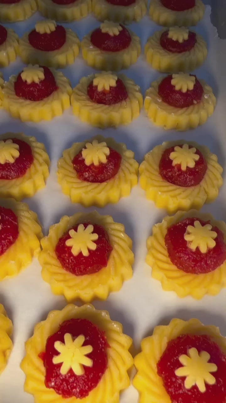 Tart Nenas Bunga Cantik (Traditional Nyonya Style Pineapple Jam Made With Homemade Pineapple Jam) Pre-Order
