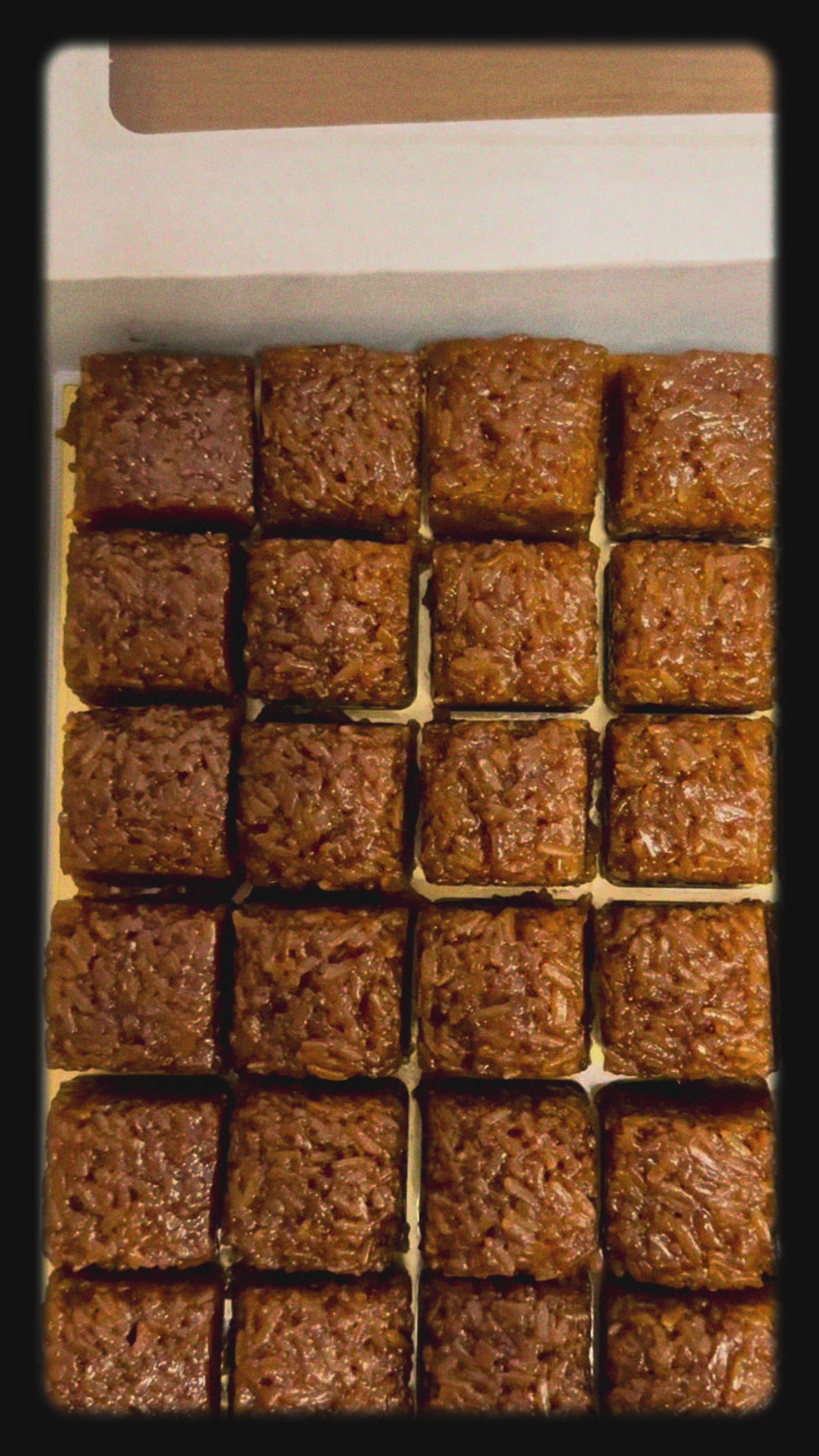 Wajek Chetti / Traditional Chetti Melakan Pure Palm Sugar Enriched Steamed Glutinous Rice Cake (Pre-Order)