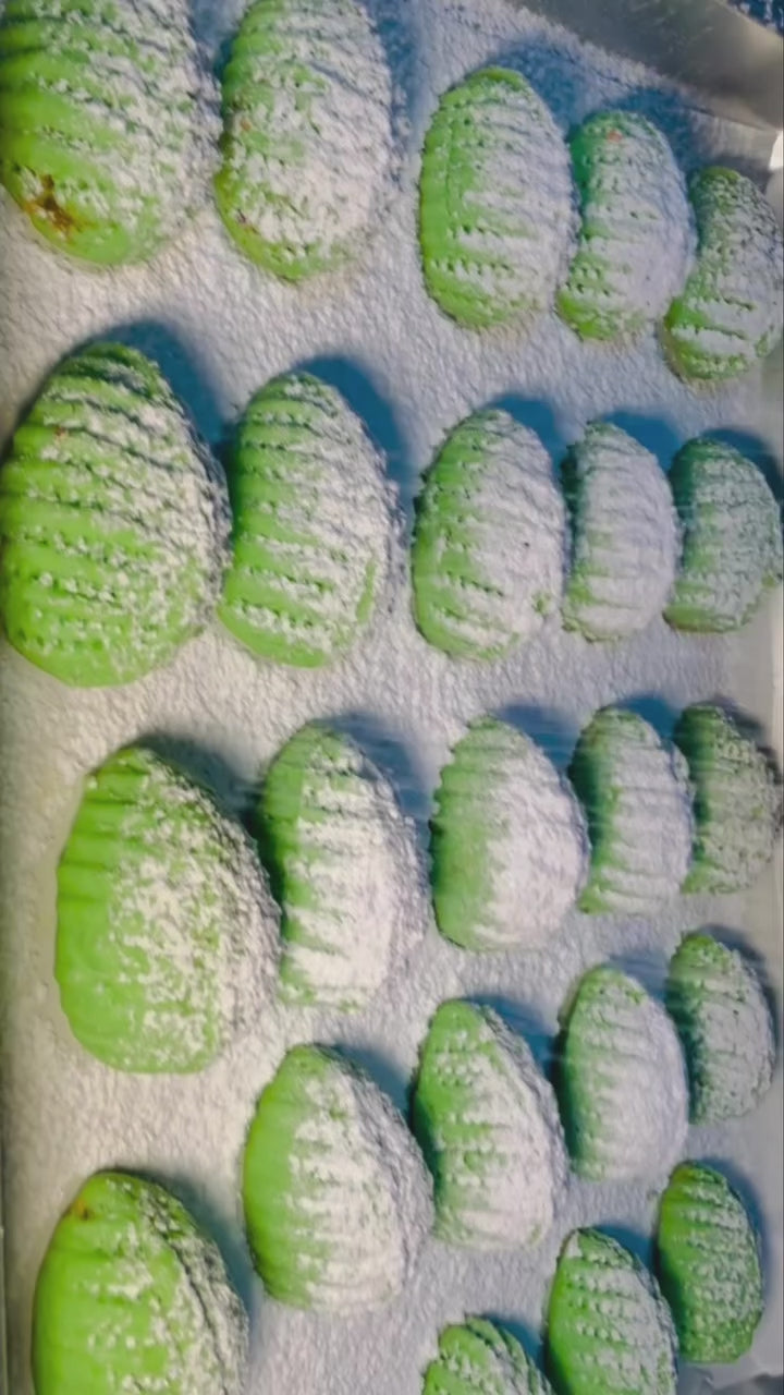 Makmur Makcik / Traditional Malay Prosperity Cookies - Pandan Flavoured (Pre-order)